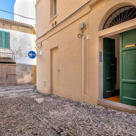 Apartment Sardinia Re - La Roda Old Town *
