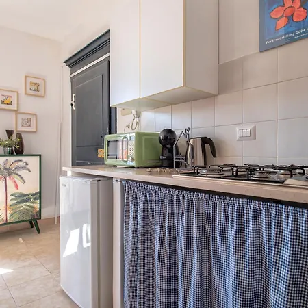 Sardinia Re - La Roda Old Town Apartament *