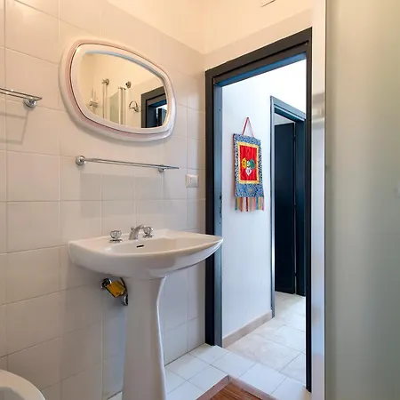 Sardinia Re - La Roda Old Town Apartamento *